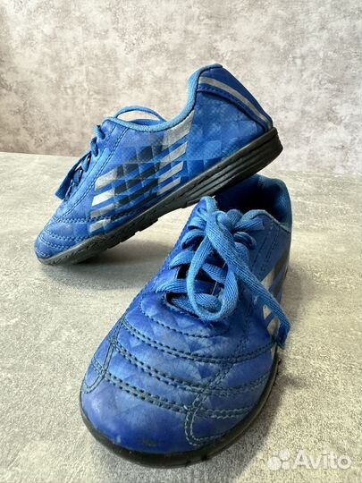 Футбольные бутсы