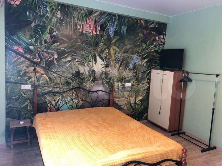 Комната 50 м², 1/4 эт.