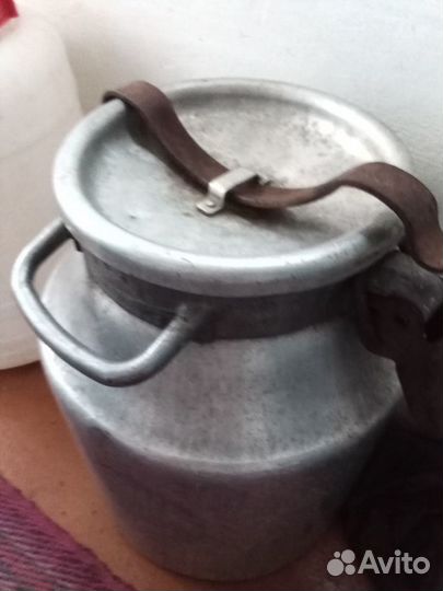Бачки,фляга,газбалоны, вощина, наковальня