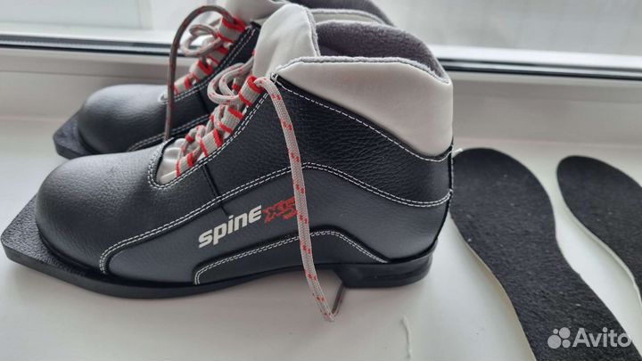 Лыжные ботинки класические