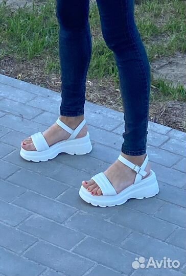 Босоножки натуральная кожа 36.37