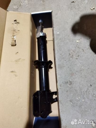 Стойка амортизатора сузуки свифт