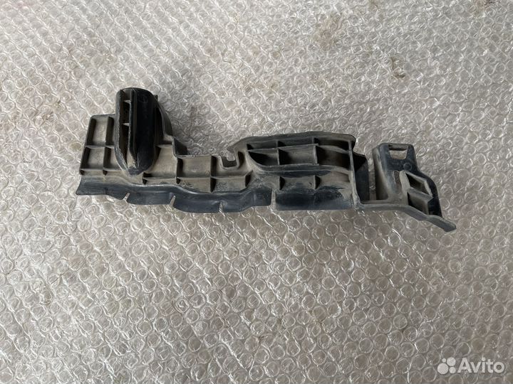 Воздуховод радиатора левый Range rover sport l320