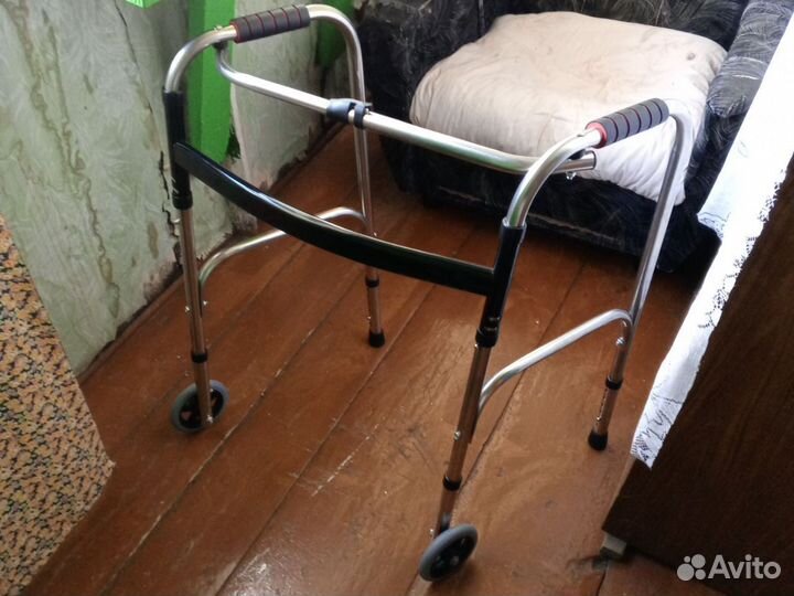 Ходунки для взрослых на колесах