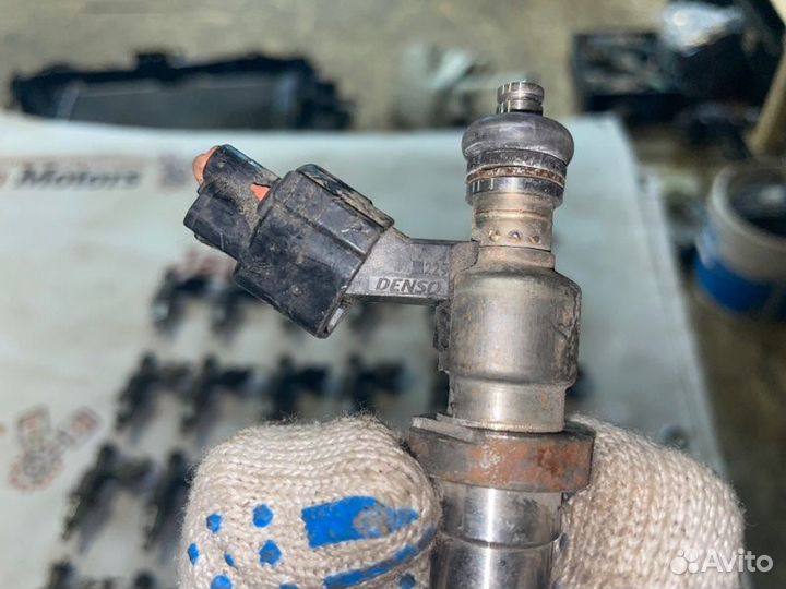 Форсунка топливная Toyota Avensis T250 1azfse