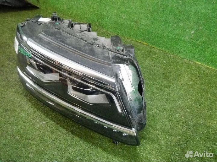 Фара правая Volkswagen Tiguan