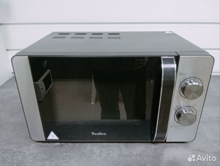 Микроволновая печь Tesler