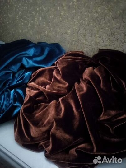 2 отреза бархата стрейч 4м