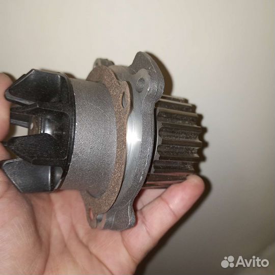 Водяной насос помпа