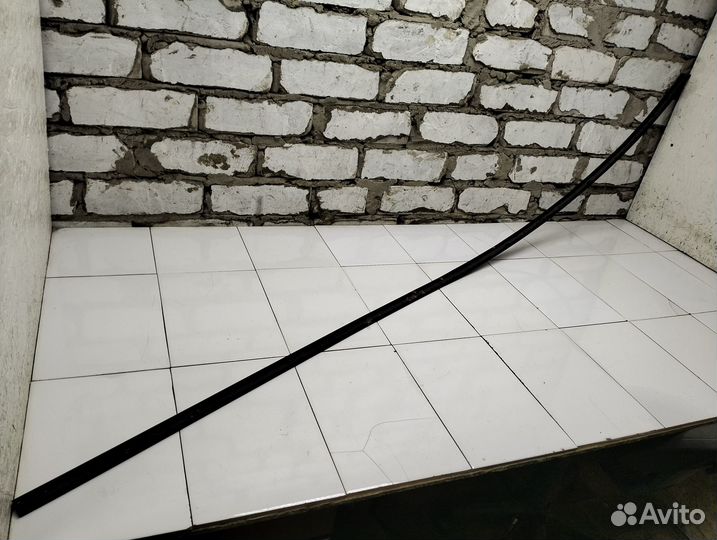 Молдинг крыши правый Grand Cherokee WK2