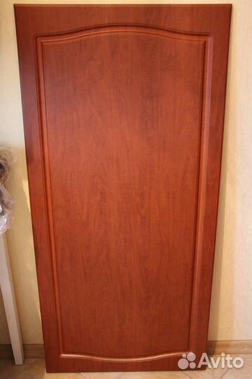 Дверь деревянная новая