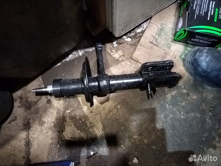 Стойка ваз-2112 комплект