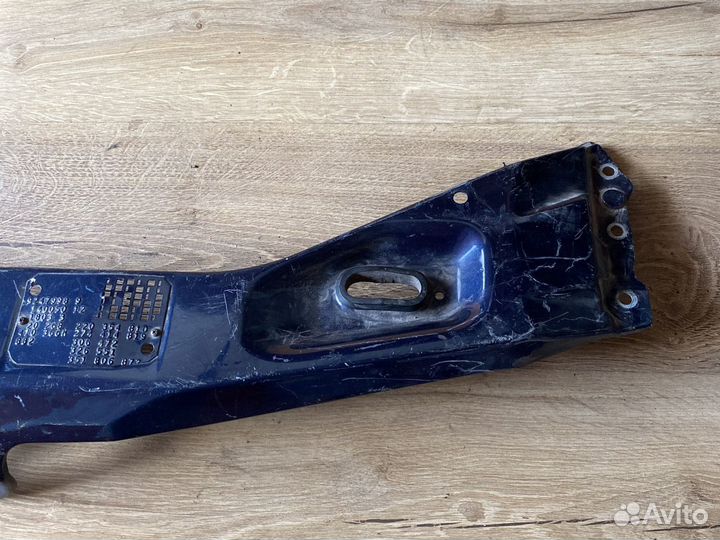 Mercedes s 140 верхняя планка радиатора