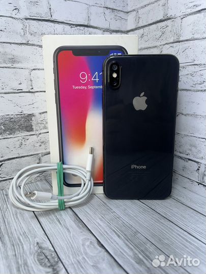 iPhone X, 64 ГБ