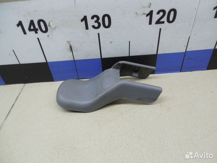 Крышка кронштейна сиденья Land Cruiser (100) 1998