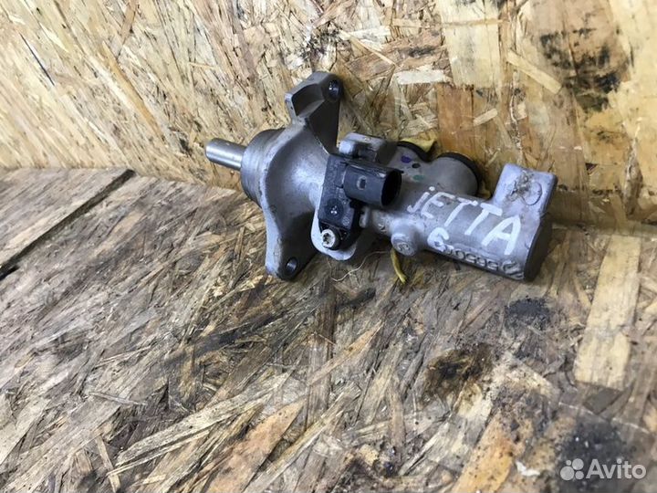 Главный тормозной цилиндр Volkswagen Jetta 6 седан