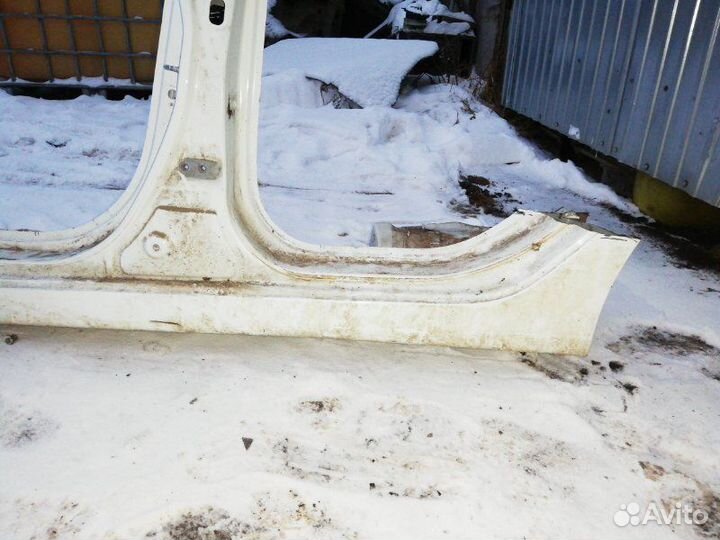 Порог со стойкой левый Hyundai Solaris 1 1.6 G4FC