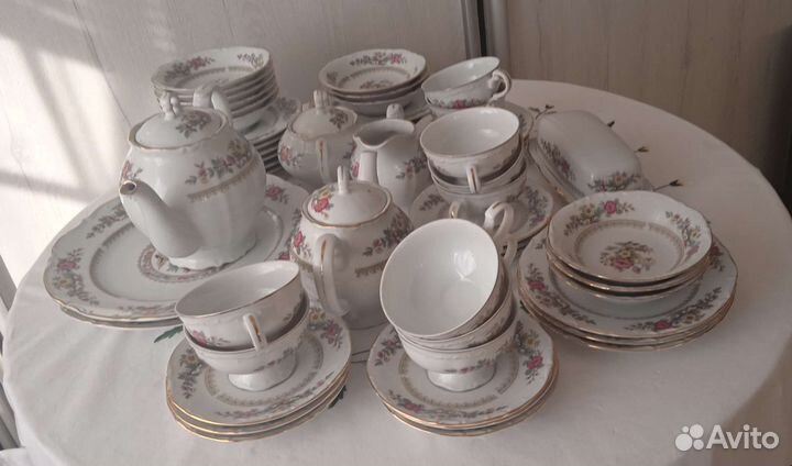 Набор столовой посуды на 12 персон