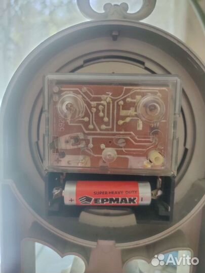 Настольные часы янтарь