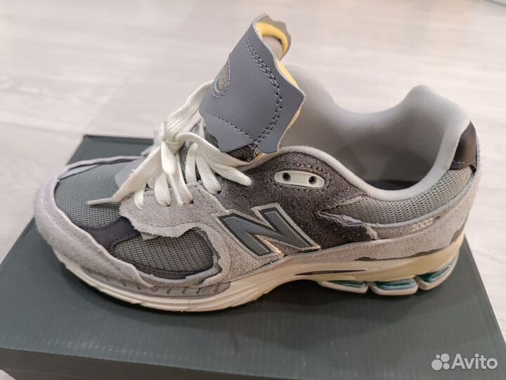 Кроссовки new balance 2002r