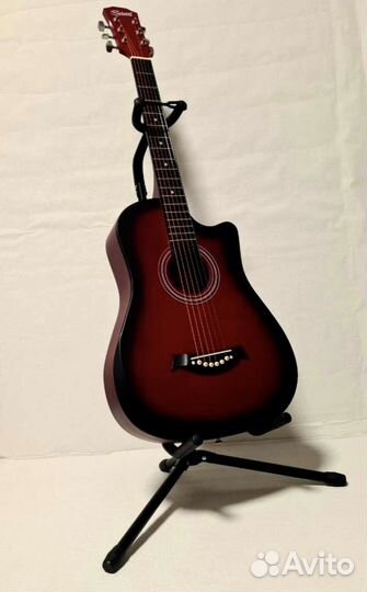Акустическая гитара красная