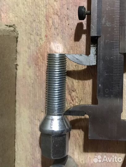 Колесные удлинённые болты Мерседес