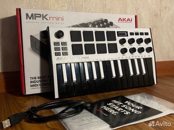 Midi клавиатура akai MPK mini MK3 как новая