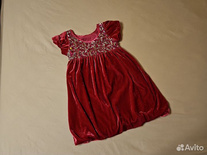 Нарядное платье для девочки на выпусконой 128
