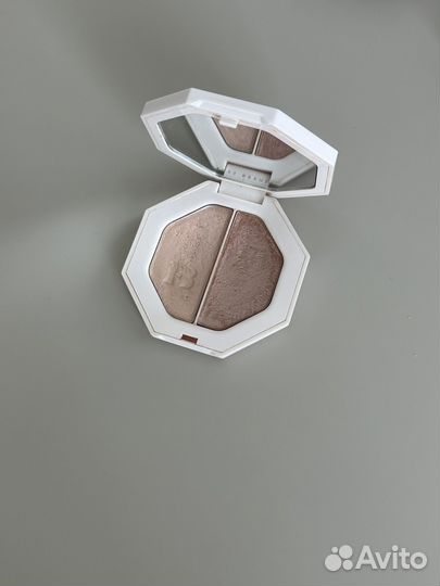 Fenty Beauty хайлайтер