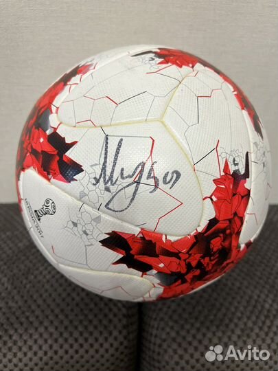 Футбольный мяч