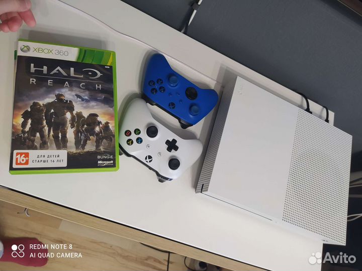 Приставка Xbox One s 1тб