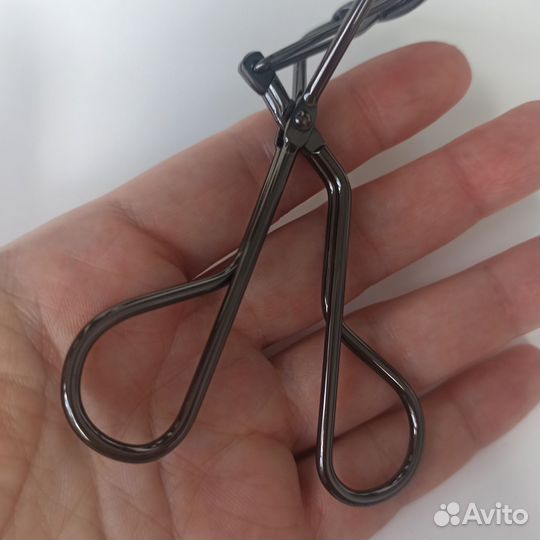 Shiseido щипцы для завивки ресниц