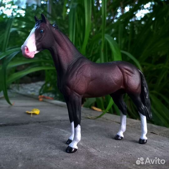 Фигурка лошади коллекта