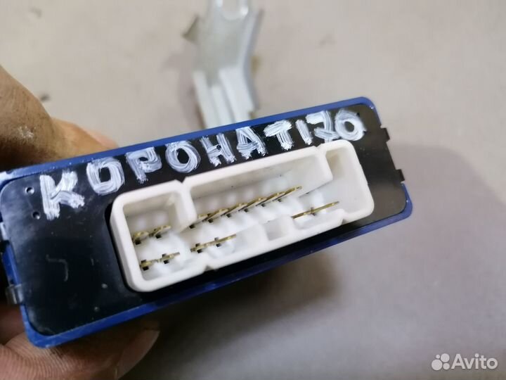 Блок управления дверьми Toyota Corona AT 170 1993