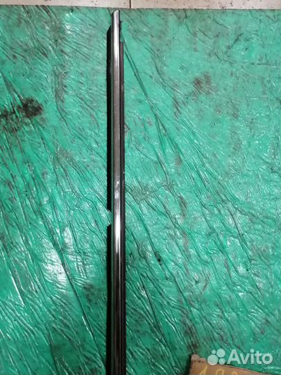 Молдинг задней правой двери Toyota Camry V50