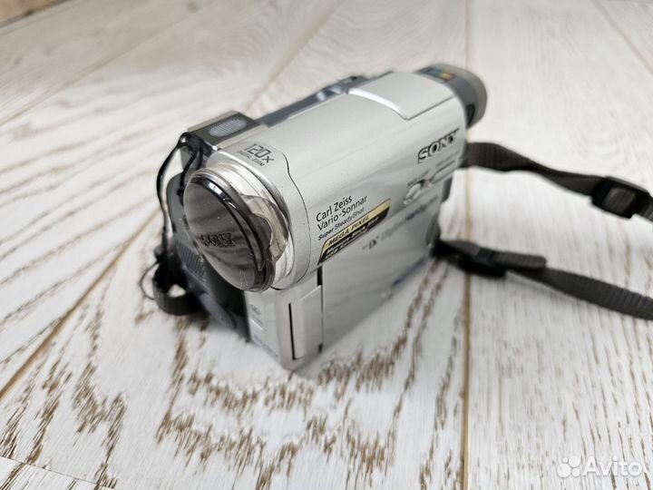 Видеокамера sony handycam dcr-trv33e