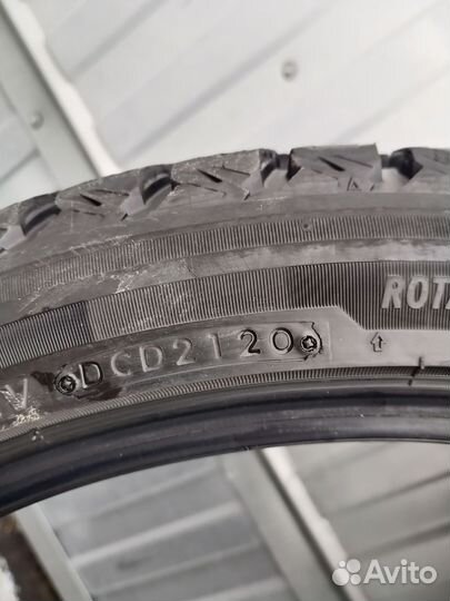 Bridgestone Blizzak DM-V3 295/35 R21