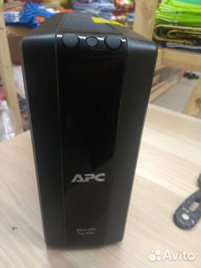 Бесперебойник APC Back-UPS Pro 900