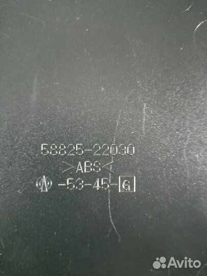 Полка в подлокотник Toyota Mark II