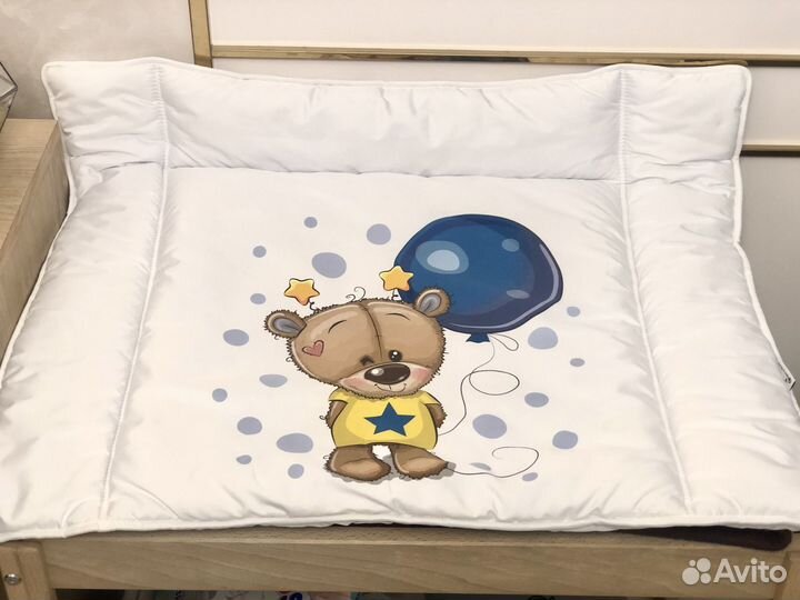 Пеленальный матрас с бортиками