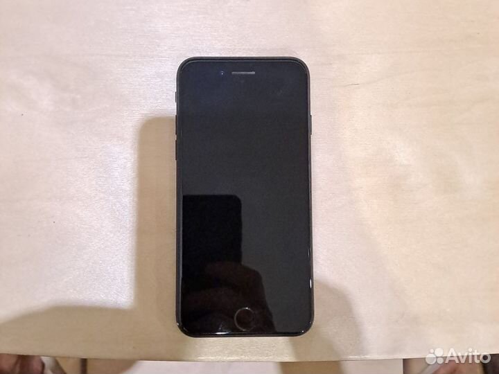 iPhone SE (2020), 64 ГБ