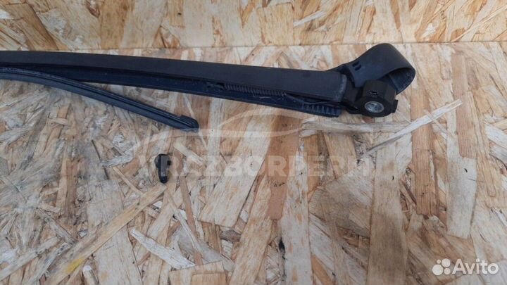 Поводок стеклоочистителя заднего Skoda Octavia