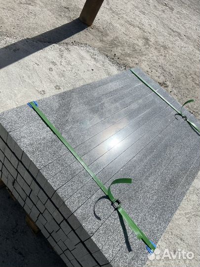 Гранитные памятники в наличии