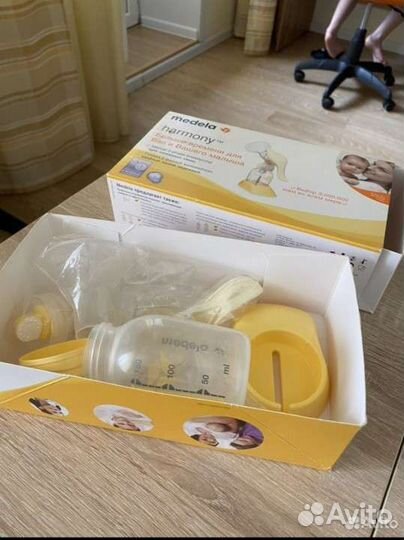 Молокоотсос medela ручной