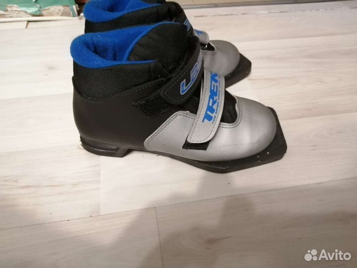 Лыжные ботинки