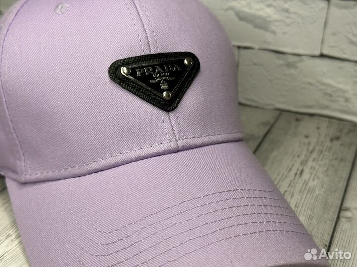 Бейсболка prada