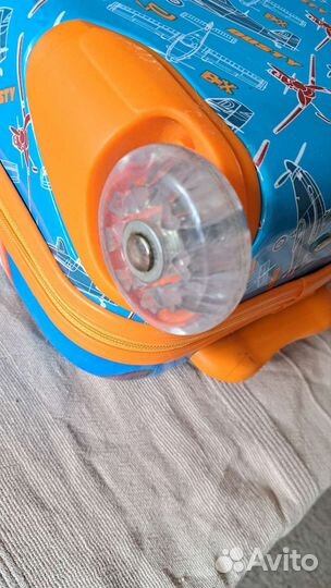 Детский чемодан на колесиках Disney