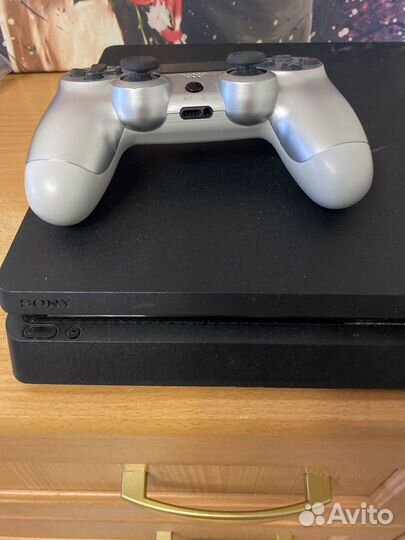 Sony PS4 slim