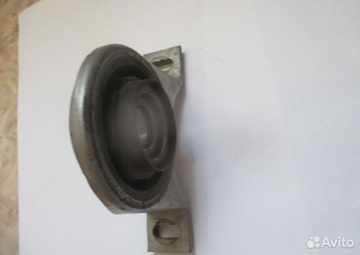 Подшипник подвесной Mercedes Viano A5154100382