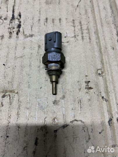 Датчик температуры K3VE Дайхатсу Юрв